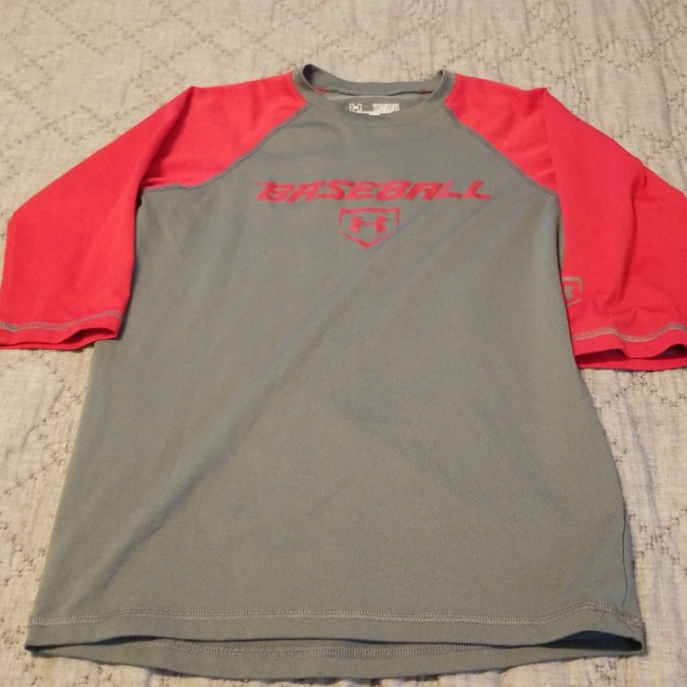 Boys under armour youth medium baseball T-Shirt
